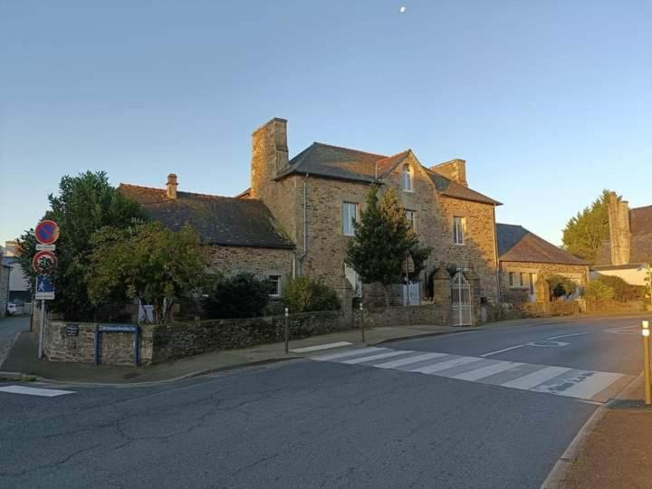 La Menardiere Serenitatis Chambre D'Hotes Petit Dejeuner Compris Corseul Buitenkant foto